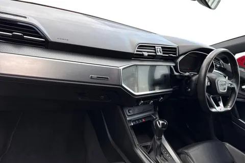 YG19OMP Audi Q3 1.5 TFSI CoD 35 S line S Tronic Euro 6 (s/s) 5dr Thumbnail #9