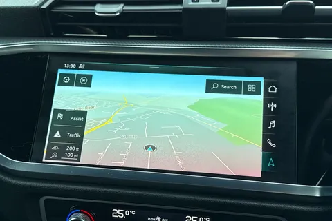 YG19OMP Audi Q3 1.5 TFSI CoD 35 S line S Tronic Euro 6 (s/s) 5dr Thumbnail #12