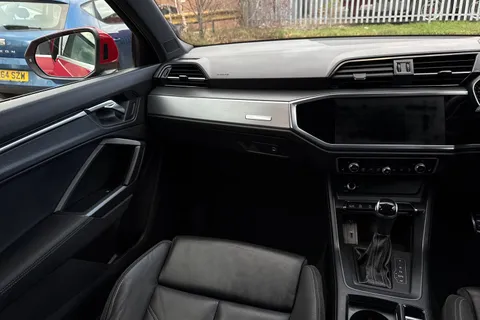 YG19OMP Audi Q3 1.5 TFSI CoD 35 S line S Tronic Euro 6 (s/s) 5dr Thumbnail #15