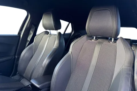 SD72WXJ PEUGEOT e-2008 50kWh GT Auto 5dr (7kW Charger) Thumbnail #15