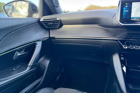 SD72WXJ PEUGEOT e-2008 50kWh GT Auto 5dr (7kW Charger) Thumbnail #19