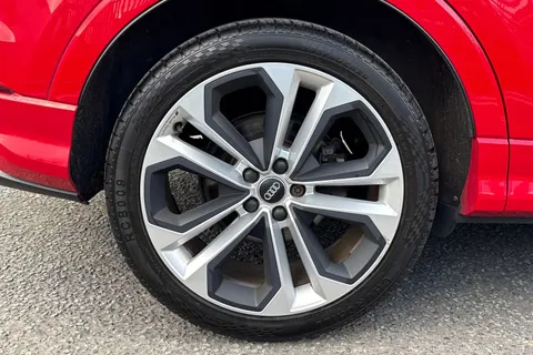 YG19OMP Audi Q3 1.5 TFSI CoD 35 S line S Tronic Euro 6 (s/s) 5dr Thumbnail #23