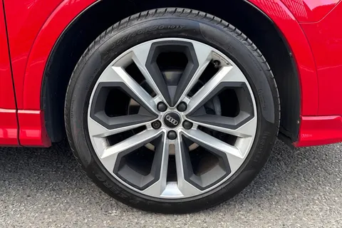 YG19OMP Audi Q3 1.5 TFSI CoD 35 S line S Tronic Euro 6 (s/s) 5dr Thumbnail #24