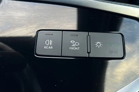 YG19OMP Audi Q3 1.5 TFSI CoD 35 S line S Tronic Euro 6 (s/s) 5dr Thumbnail #37