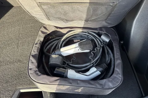 SD72WXJ PEUGEOT e-2008 50kWh GT Auto 5dr (7kW Charger) Thumbnail #37