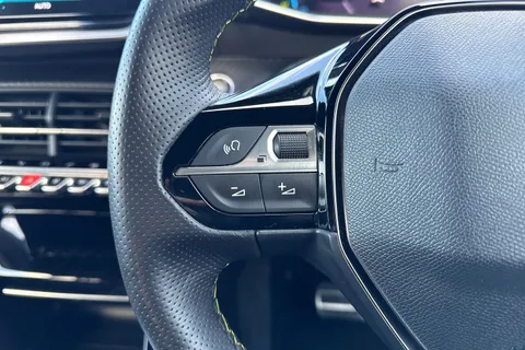 SD72WXJ PEUGEOT e-2008 50kWh GT Auto 5dr (7kW Charger) Thumbnail #40