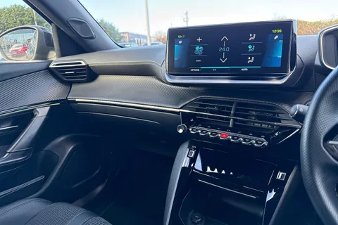 SD72WXJ PEUGEOT e-2008 50kWh GT Auto 5dr (7kW Charger) Thumbnail #44