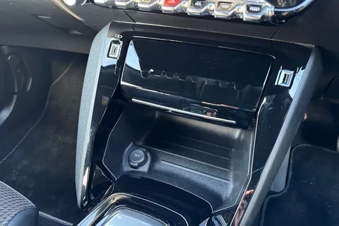 SD72WXJ PEUGEOT e-2008 50kWh GT Auto 5dr (7kW Charger) Thumbnail #58