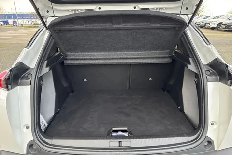 YR72WRC PEUGEOT e-2008 50kWh GT Auto 5dr (7kW Charger) Thumbnail #6