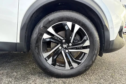 YR72WRC PEUGEOT e-2008 50kWh GT Auto 5dr (7kW Charger) Thumbnail #9