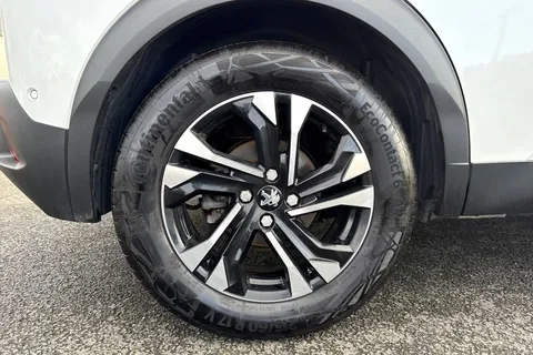 YR72WRC PEUGEOT e-2008 50kWh GT Auto 5dr (7kW Charger) Thumbnail #10