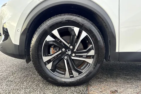 YR72WRC PEUGEOT e-2008 50kWh GT Auto 5dr (7kW Charger) Thumbnail #12