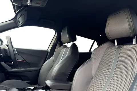 YR72WRC PEUGEOT e-2008 50kWh GT Auto 5dr (7kW Charger) Thumbnail #15