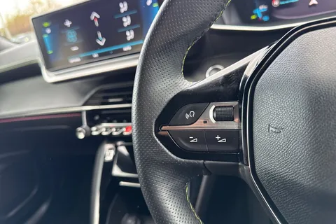 YR72WRC PEUGEOT e-2008 50kWh GT Auto 5dr (7kW Charger) Thumbnail #40