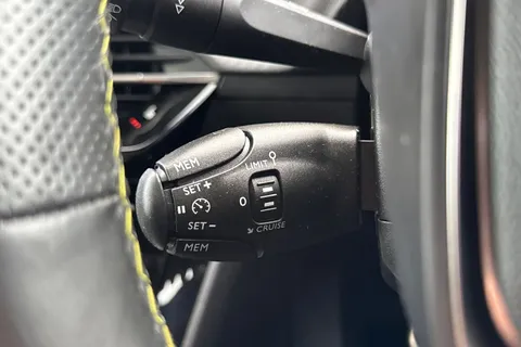 YR72WRC PEUGEOT e-2008 50kWh GT Auto 5dr (7kW Charger) Thumbnail #42