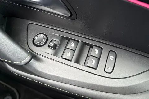 YR72WRC PEUGEOT e-2008 50kWh GT Auto 5dr (7kW Charger) Thumbnail #43