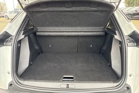 CE22LDU PEUGEOT e-2008 50kWh GT Premium Auto 5dr Thumbnail #10