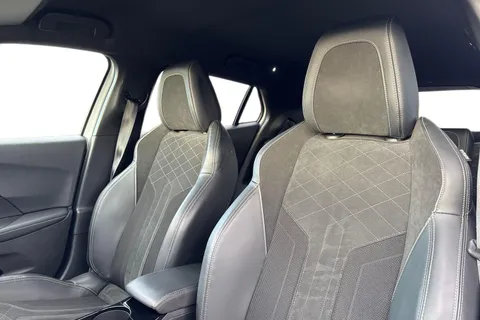 CE22LDU PEUGEOT e-2008 50kWh GT Premium Auto 5dr Thumbnail #11