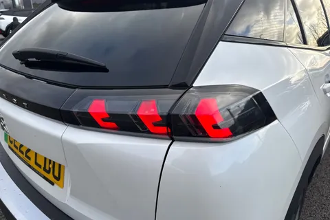 CE22LDU PEUGEOT e-2008 50kWh GT Premium Auto 5dr Thumbnail #16
