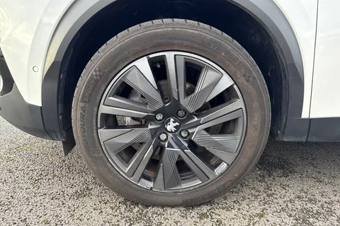 CE22LDU PEUGEOT e-2008 50kWh GT Premium Auto 5dr Thumbnail #24