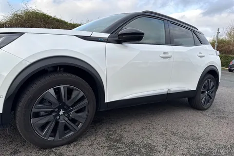 CE22LDU PEUGEOT e-2008 50kWh GT Premium Auto 5dr Thumbnail #29