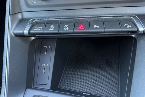 BV22SWF Audi Q3 S line 40 TFSI quattro 190 PS S tronic Thumbnail #59