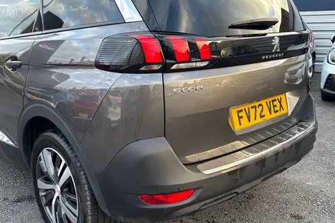 FV72VEX PEUGEOT 5008 1.2 PureTech Allure Premium + Euro 6 (s/s) 5dr Thumbnail #8