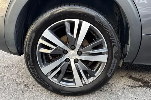 FV72VEX PEUGEOT 5008 1.2 PureTech Allure Premium + Euro 6 (s/s) 5dr Thumbnail #10