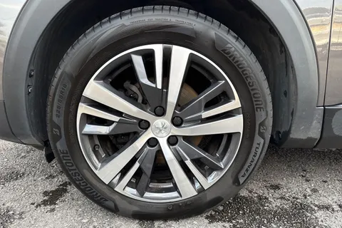 FV72VEX PEUGEOT 5008 1.2 PureTech Allure Premium + Euro 6 (s/s) 5dr Thumbnail #11