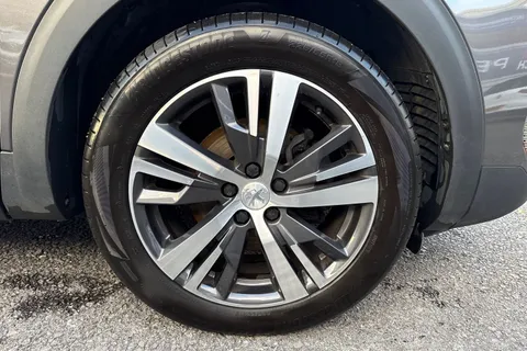 FV72VEX PEUGEOT 5008 1.2 PureTech Allure Premium + Euro 6 (s/s) 5dr Thumbnail #13