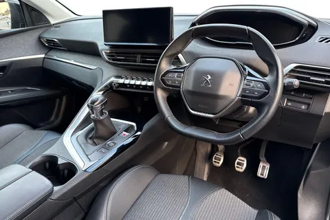 FV72VEX PEUGEOT 5008 1.2 PureTech Allure Premium + Euro 6 (s/s) 5dr Thumbnail #18