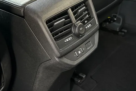 FV72VEX PEUGEOT 5008 1.2 PureTech Allure Premium + Euro 6 (s/s) 5dr Thumbnail #35