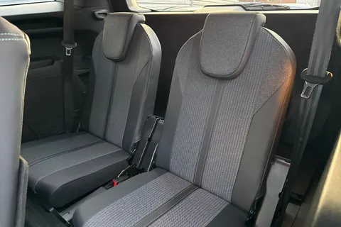 FV72VEX PEUGEOT 5008 1.2 PureTech Allure Premium + Euro 6 (s/s) 5dr Thumbnail #36