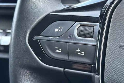 FV72VEX PEUGEOT 5008 1.2 PureTech Allure Premium + Euro 6 (s/s) 5dr Thumbnail #44