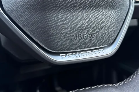 FV72VEX PEUGEOT 5008 1.2 PureTech Allure Premium + Euro 6 (s/s) 5dr Thumbnail #48