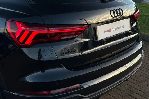 BL25DLJ Audi Q3 Black Edition 35 TFSI 150 PS S tronic Thumbnail #8