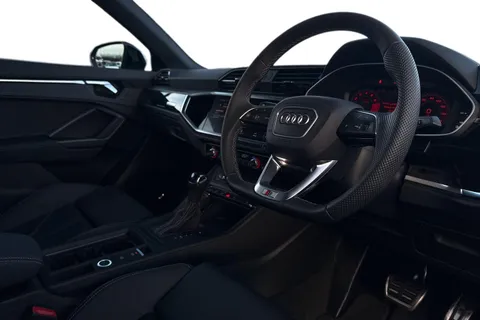 BL25DLJ Audi Q3 Black Edition 35 TFSI 150 PS S tronic Thumbnail #14