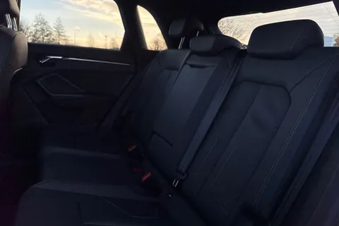 BL25DLJ Audi Q3 Black Edition 35 TFSI 150 PS S tronic Thumbnail #19
