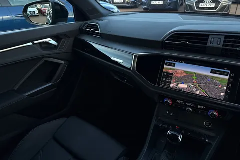 BL25DLJ Audi Q3 Black Edition 35 TFSI 150 PS S tronic Thumbnail #20