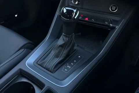 BL25DLJ Audi Q3 Black Edition 35 TFSI 150 PS S tronic Thumbnail #23