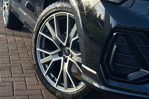 BL25DLJ Audi Q3 Black Edition 35 TFSI 150 PS S tronic Thumbnail #26