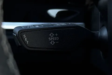 BL25DLJ Audi Q3 Black Edition 35 TFSI 150 PS S tronic Thumbnail #39