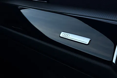 BL25DLJ Audi Q3 Black Edition 35 TFSI 150 PS S tronic Thumbnail #47