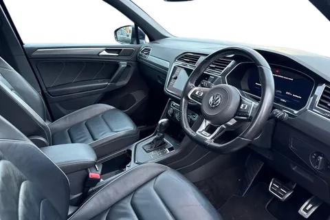 DC18AZG Volkswagen Tiguan 2.0 TDi 150 R-Line 5dr DSG | Heated Seats | Pan Roof | Acc Thumbnail #13
