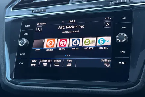 DC18AZG Volkswagen Tiguan 2.0 TDi 150 R-Line 5dr DSG | Heated Seats | Pan Roof | Acc Thumbnail #27