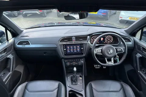 DC18AZG Volkswagen Tiguan 2.0 TDi 150 R-Line 5dr DSG | Heated Seats | Pan Roof | Acc Thumbnail #37