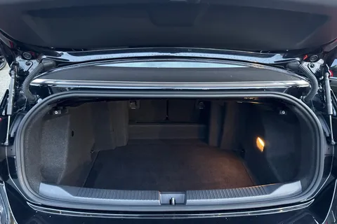 FG71XDW Volkswagen T-Roc 1.5 TSI R-Line 2dr DSG | Heated Seats | Beats Audio Pack | Heated Seats Thumbnail #6