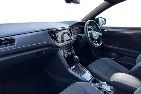 FG71XDW Volkswagen T-Roc 1.5 TSI R-Line 2dr DSG | Heated Seats | Beats Audio Pack | Heated Seats Thumbnail #14