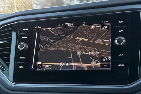 FG71XDW Volkswagen T-Roc 1.5 TSI R-Line 2dr DSG | Heated Seats | Beats Audio Pack | Heated Seats Thumbnail #16