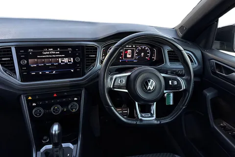 FG71XDW Volkswagen T-Roc 1.5 TSI R-Line 2dr DSG | Heated Seats | Beats Audio Pack | Heated Seats Thumbnail #17